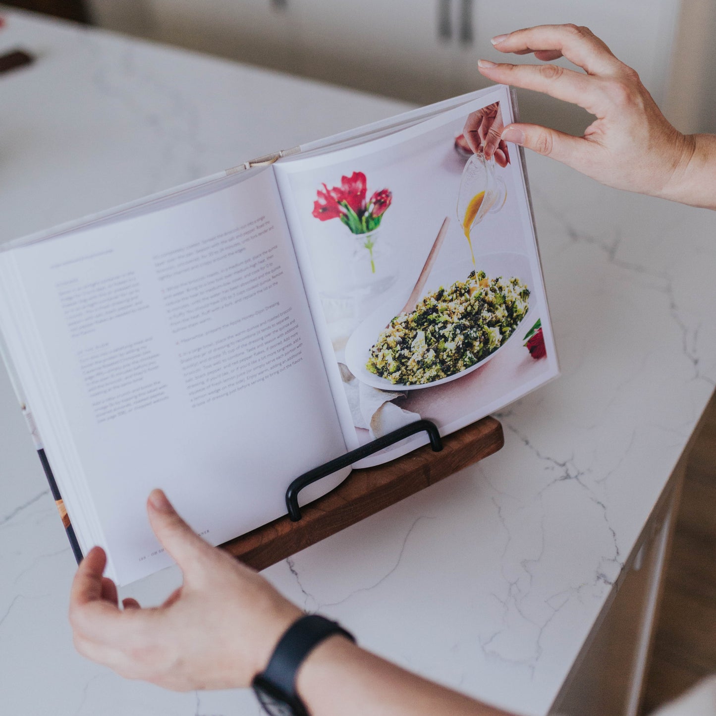 Collapsible Recipe Stand